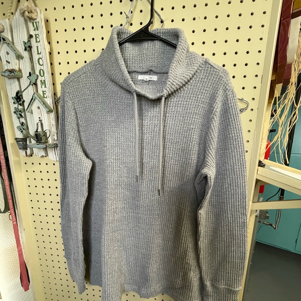 Maurices high neck sweater perfect condition Medium